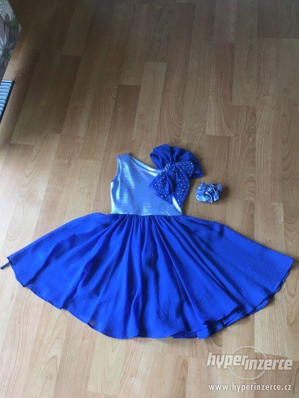 Krásné modré závodní šaty vel.7 let - foto 3