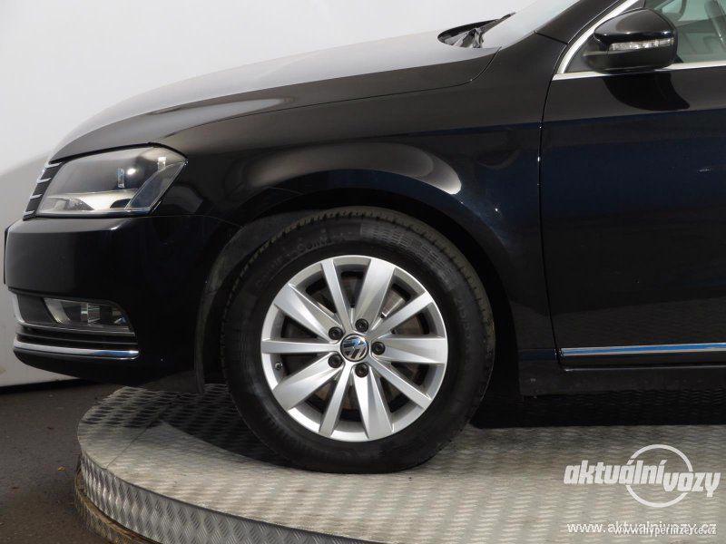 Volkswagen Passat 2.0, nafta,  2012, kůže - foto 10