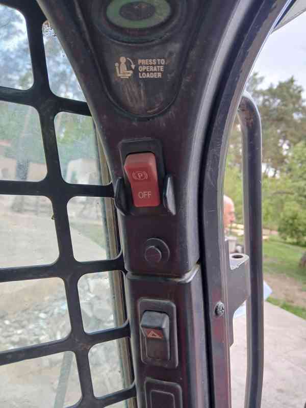 BOBCAT S530, smykem řízený kolový nakladač - foto 12