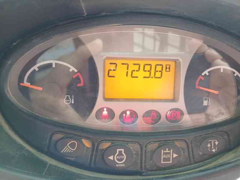 BOBCAT S530, smykem řízený kolový nakladač - foto 9