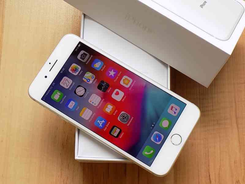 APPLE iPhone 8 PLUS 256GB Silver - TOP STAV - foto 3
