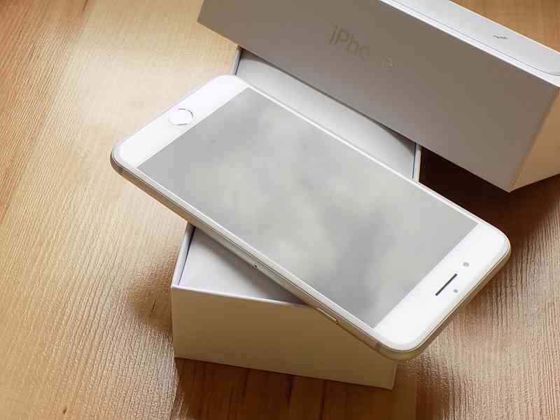 APPLE iPhone 8 PLUS 256GB Silver - TOP STAV - foto 5