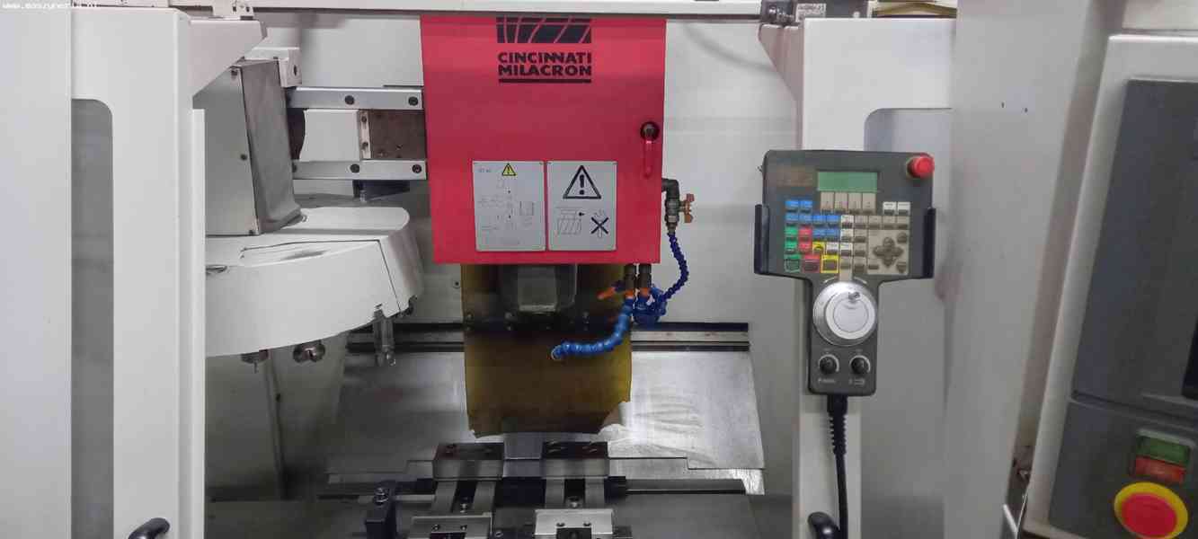CNC vertikální obráběcí centrum CINCINNATI MILACRON DART 750 - foto 4