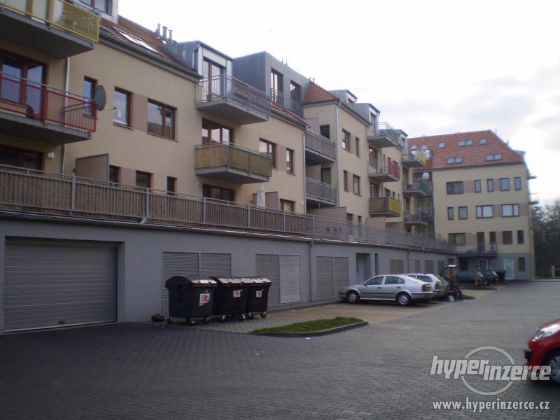 Nabízíme k pronájmu byt 2+KK s 2 balkony v Plzni, U Ježíška - foto 2