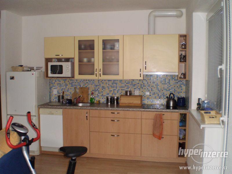 Nabízíme k pronájmu byt 2+KK s 2 balkony v Plzni, U Ježíška - foto 5