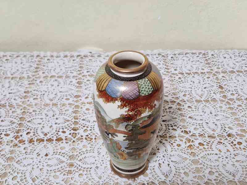 Bohatě zdobená zlacená Váza s Gejšami Satsuma Japonsko - foto 8