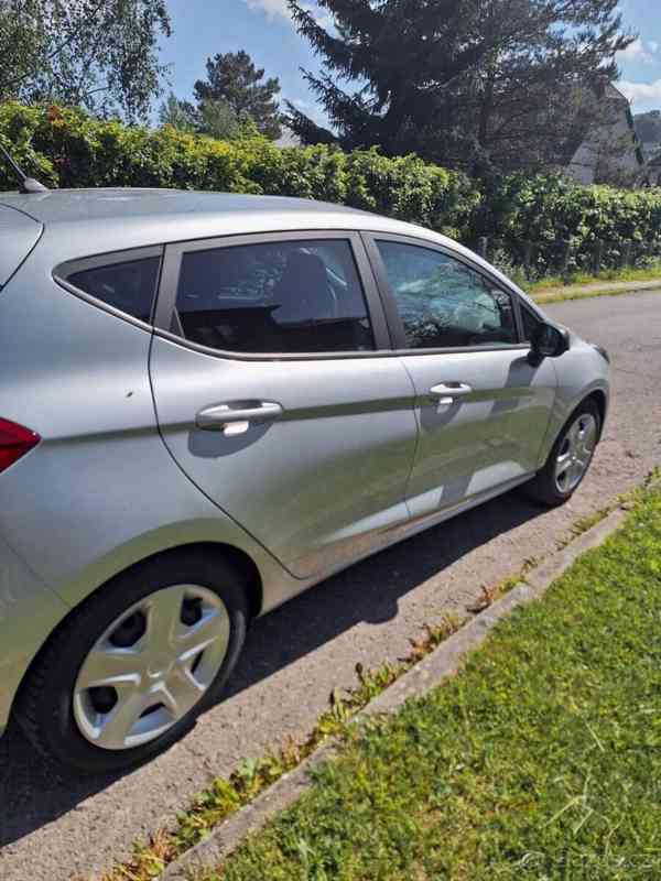 Ford Fiesta 1.5 TDCi 63 kW  - foto 6