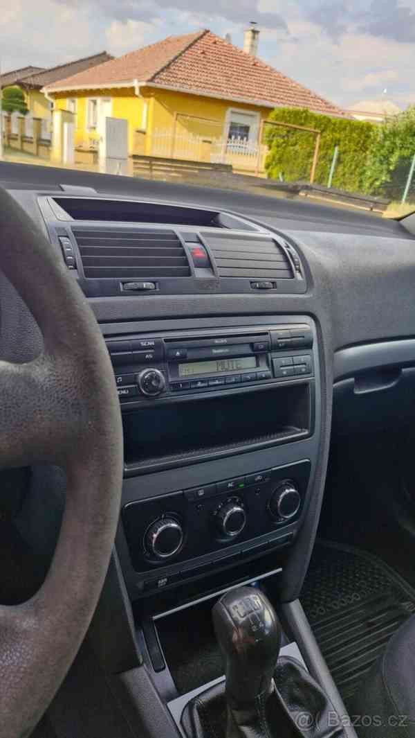Škoda Octavia 1,6   nová STK do 9/28 - foto 2