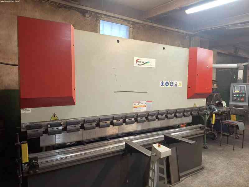CNC hydraulický ohraňovací lis MTP PBH 125x3200 - foto 1