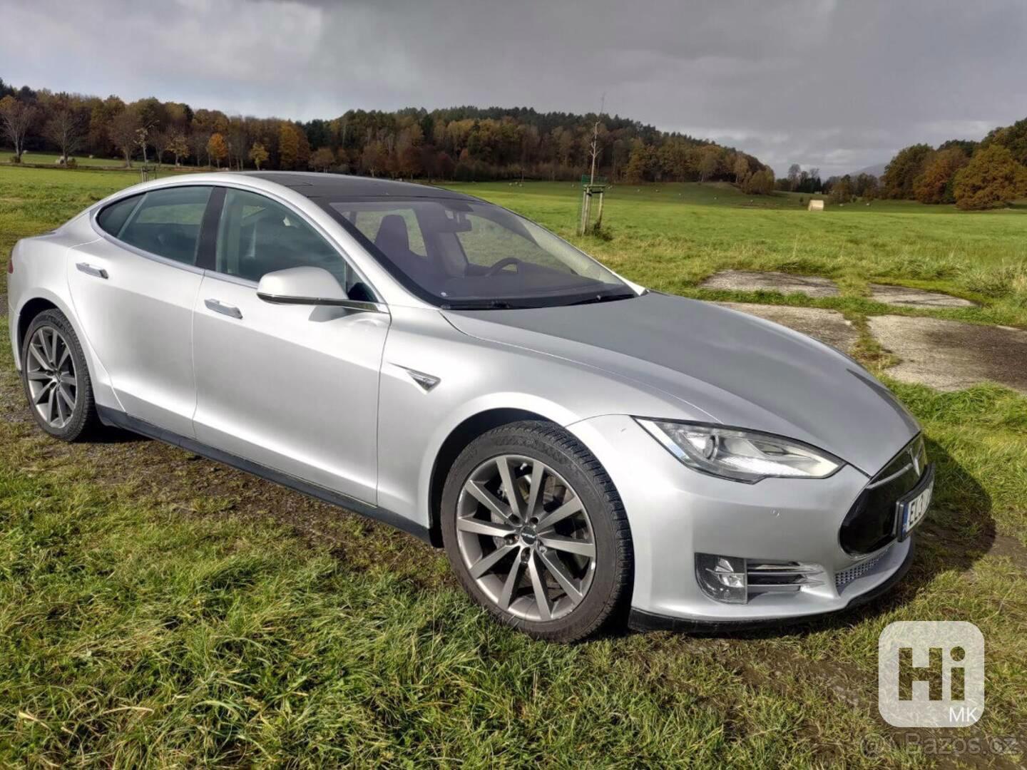Tesla Model S P85 Signature (2013) - foto 1