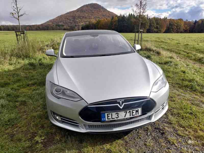 Tesla Model S P85 Signature (2013) - foto 2