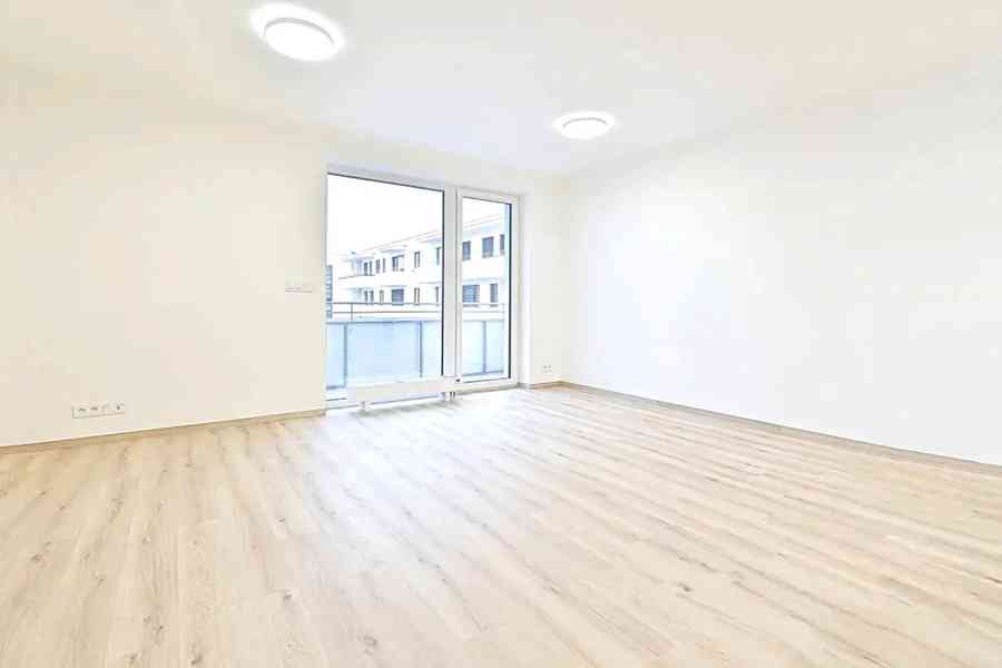 Pronájem bytu 1+kk 43 m² - foto 3