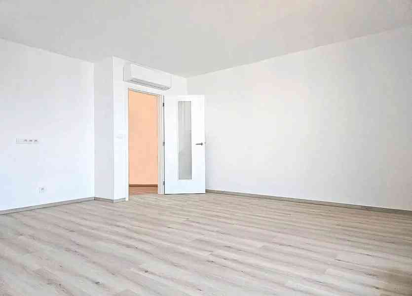 Pronájem bytu 1+kk 43 m² - foto 4