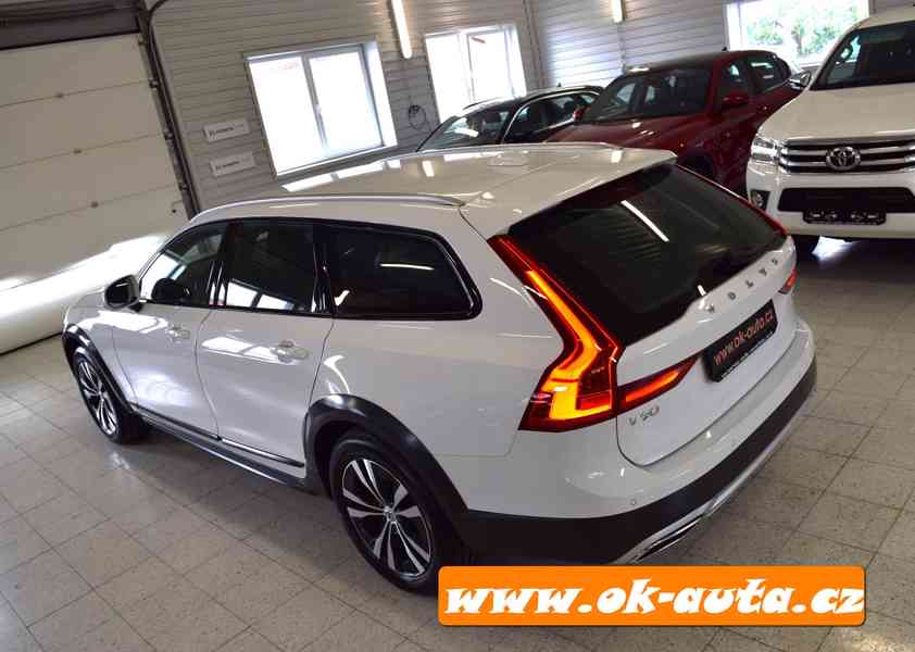 Volvo V90 2.0 D4 CROSS COUNTRY AWD 2019 - foto 3