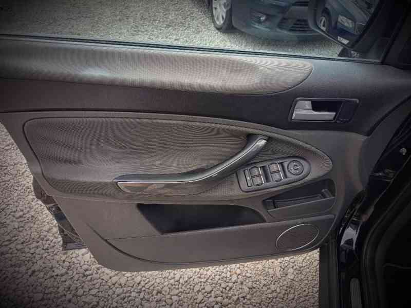 FORD Kuga 2,0TDCi 4X4 Comfort  ČR - foto 22