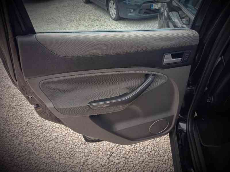 FORD Kuga 2,0TDCi 4X4 Comfort  ČR - foto 21