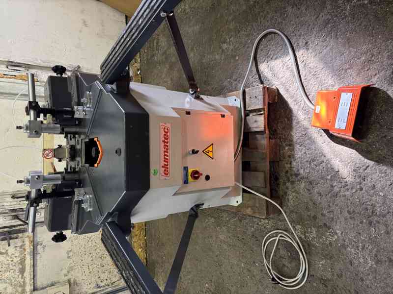 elumatec EP 124 Rohovací lis  - foto 3