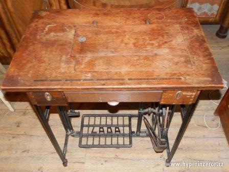 Šicí stroj LADA - foto 3