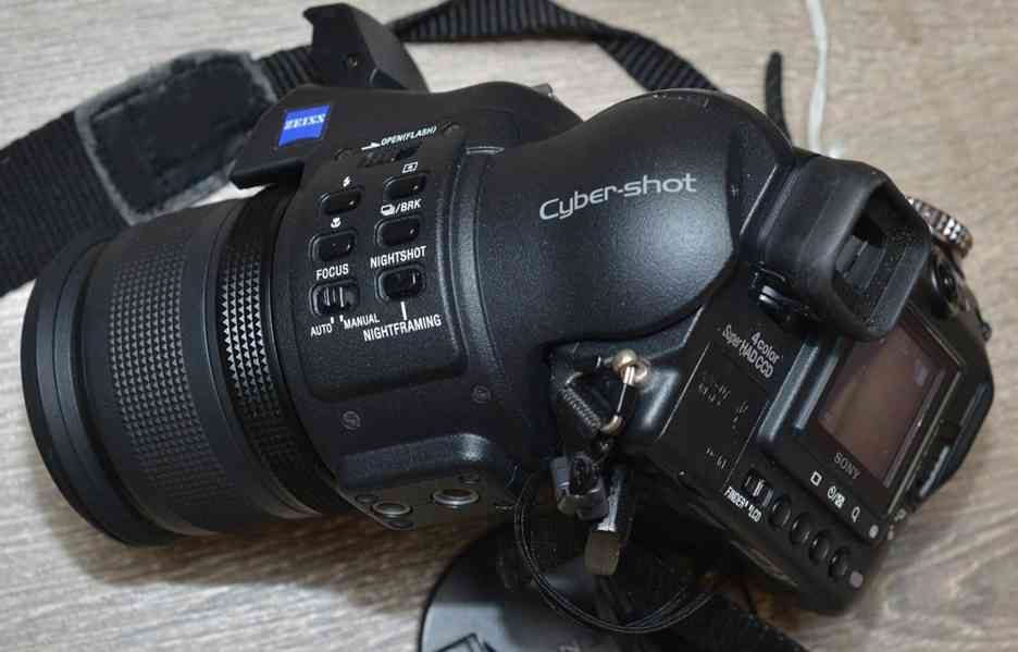 SONY Cyber-Shot DSC-F828 Prof.*8Mpix CCD*7x O.Zoom - foto 8