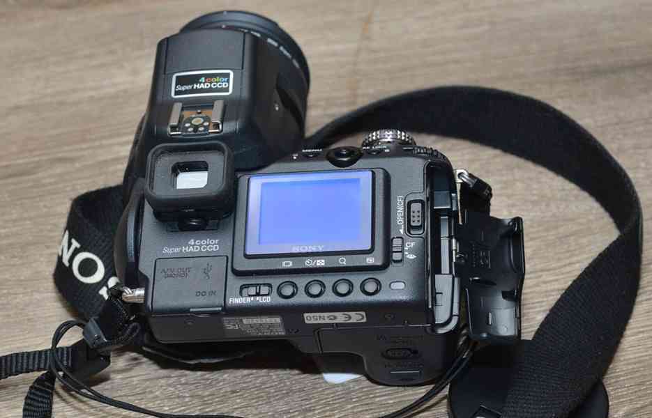 SONY Cyber-Shot DSC-F828 Prof.*8Mpix CCD*7x O.Zoom - foto 5