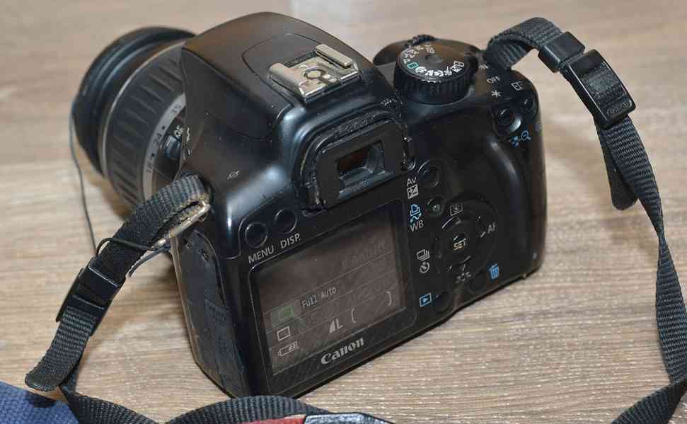 Canon EOS 1000D + Objektiv EF-S 18-55mm 25000 Exp. - foto 3