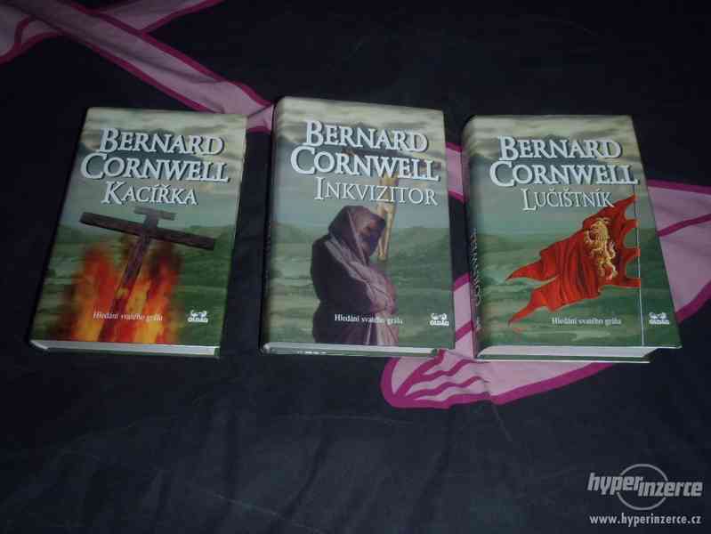 Bernard Cornwell 3 knihy Hledání svatého grálu Lučištník - foto 1