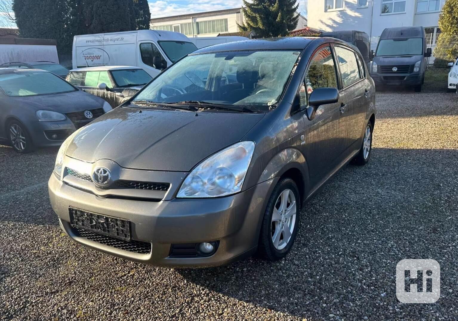 Toyota Corolla Verso 1.8i Executive benzín 95kw - foto 1