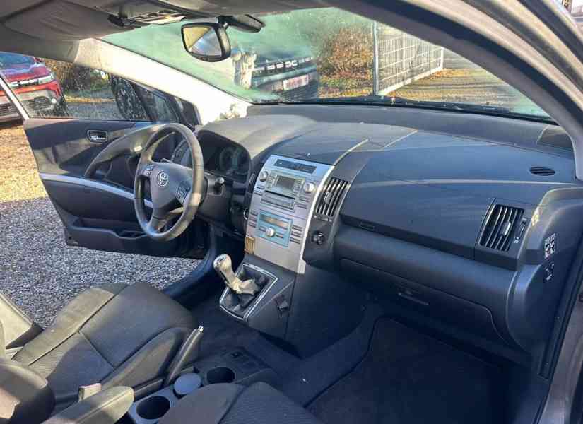 Toyota Corolla Verso 1.8i Executive benzín 95kw - foto 11