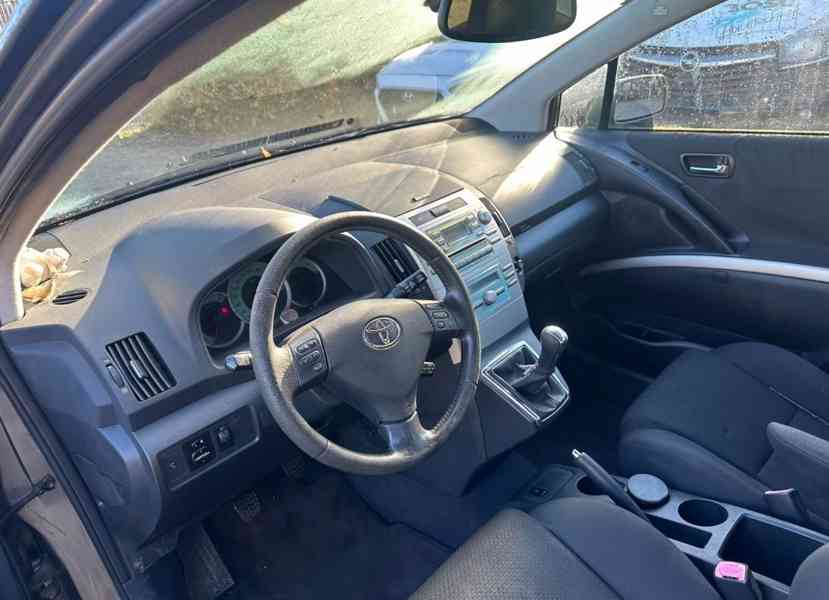 Toyota Corolla Verso 1.8i Executive benzín 95kw - foto 7