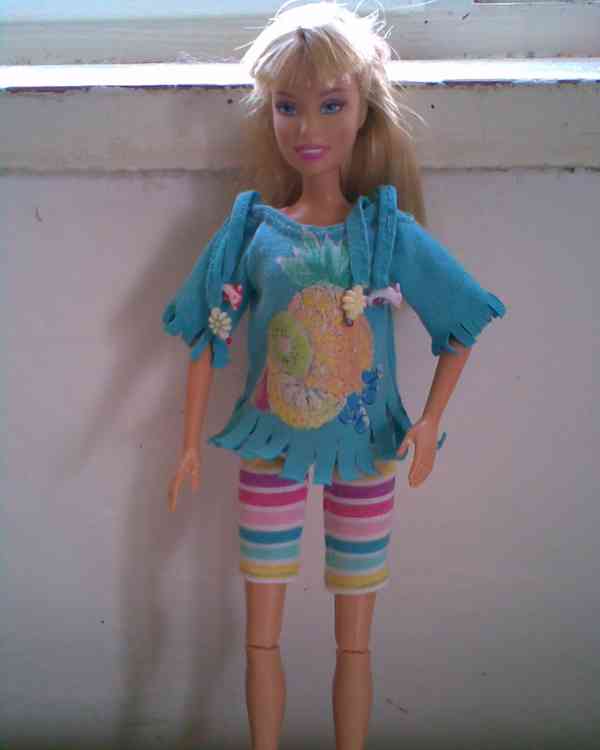 Nové oblečení na Barbie - foto 2