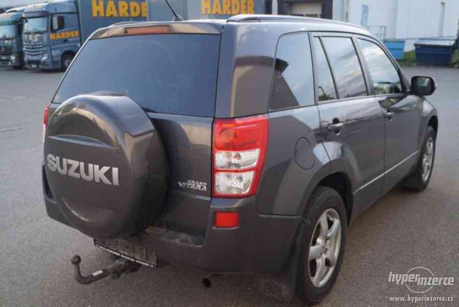 Suzuki Grand Vitara 2.4i 4x4 - foto 12