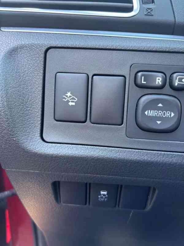 Toyota Verso 1,8i Edition-S+ benzín 108kw - foto 11