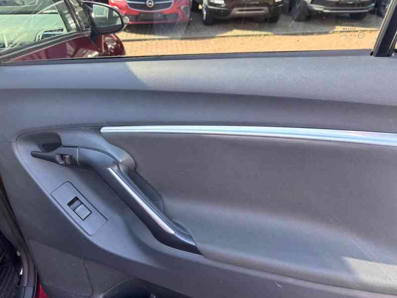 Toyota Verso 1,8i Edition-S+ benzín 108kw - foto 25