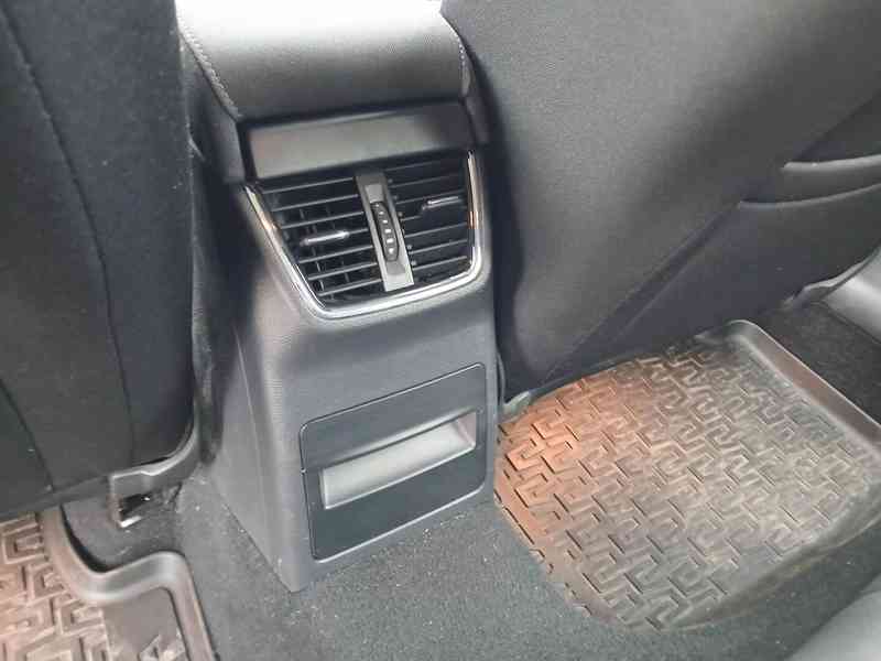 ŠKODA Octavia Combi Style 2,0 TDI 110 kW - foto 11