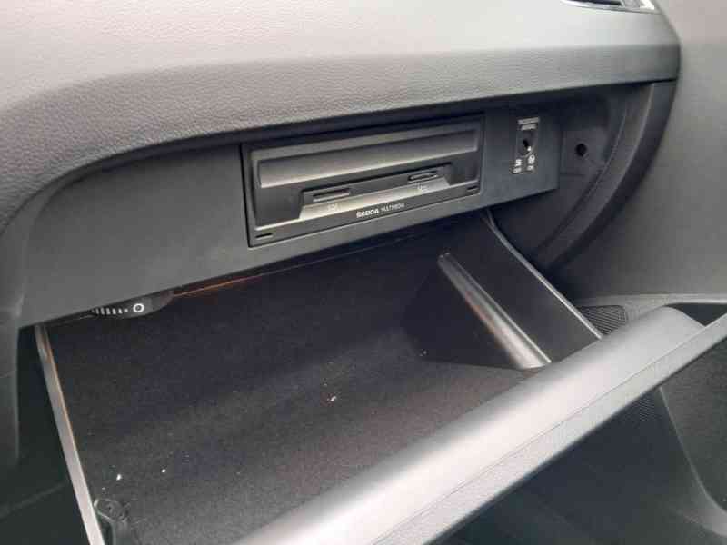 ŠKODA Octavia Combi Style 2,0 TDI 110 kW - foto 30