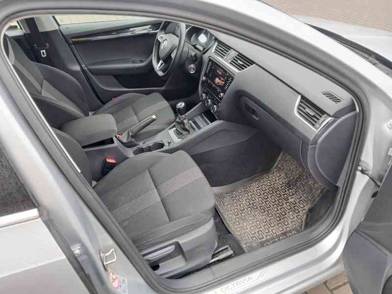 ŠKODA Octavia Combi Style 2,0 TDI 110 kW - foto 16
