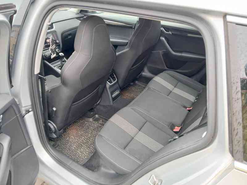 ŠKODA Octavia Combi Style 2,0 TDI 110 kW - foto 10
