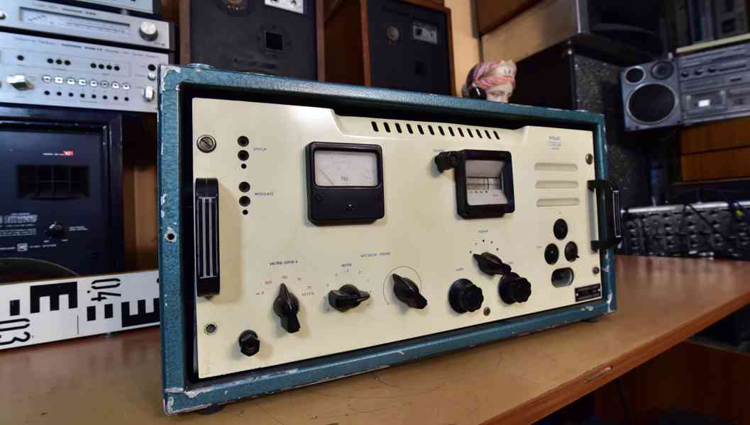 TESLA 12 XJ 035 lampový - elektronkový měřící vysílač - foto 1