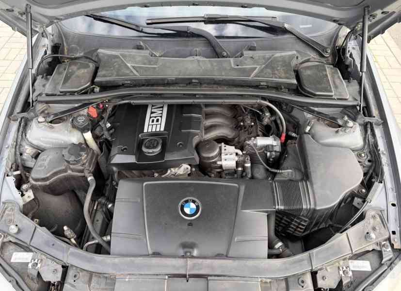 BMW 320i (125 kW) | Manuál | R.v. 2009 | 2 sady originál ALU - foto 8