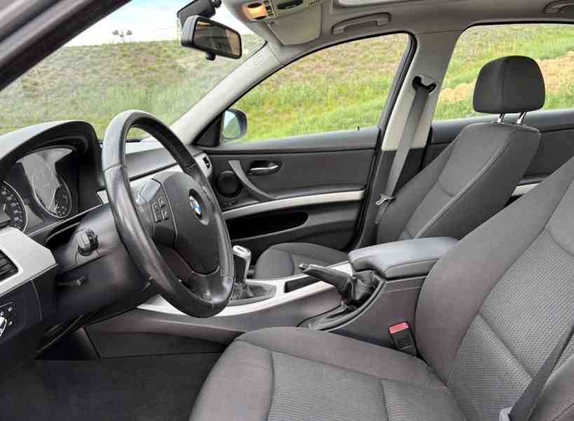BMW 320i (125 kW) | Manuál | R.v. 2009 | 2 sady originál ALU - foto 5