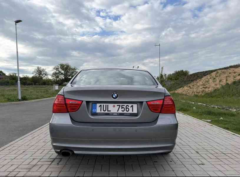 BMW 320i (125 kW) | Manuál | R.v. 2009 | 2 sady originál ALU - foto 2