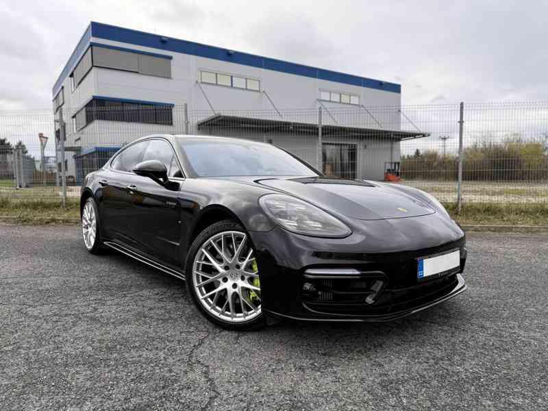 Porsche Panamera 4 E-Hybrid | Burmester, Chrono, ZÁRUKA, DPH - foto 1