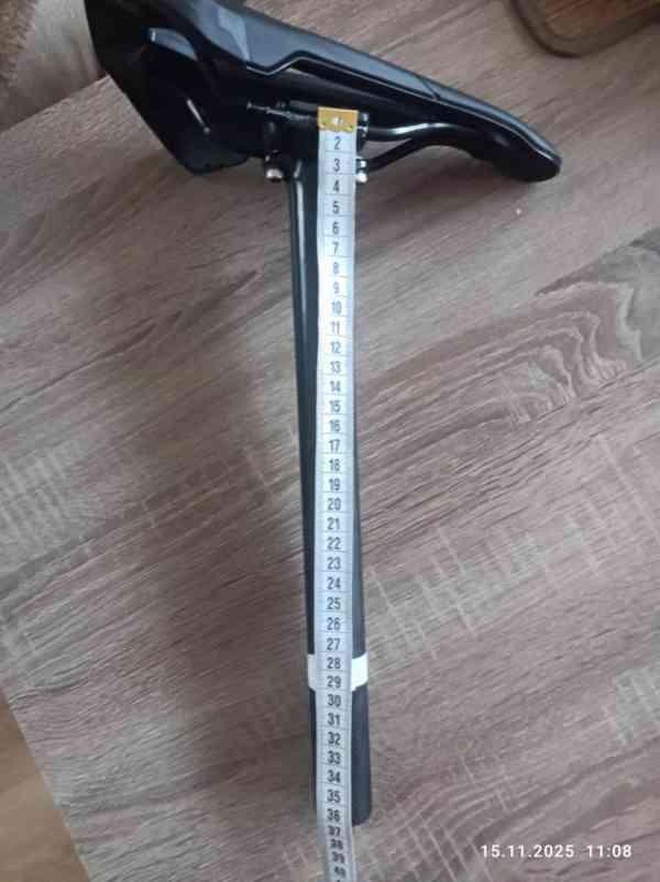 Nové sedlo Selle Italia SLS a karbon. sedlovka Twitter 31,6