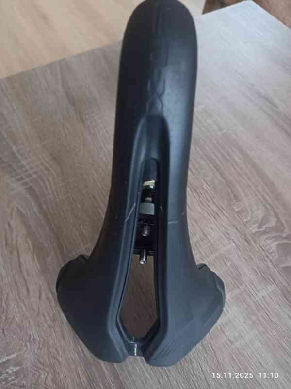 Nové sedlo Selle Italia SLS a karbon. sedlovka Twitter 31,6 - foto 4