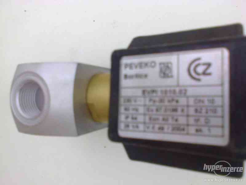 Plynový elektromagnetický ventil 3/8" Peveko - foto 2