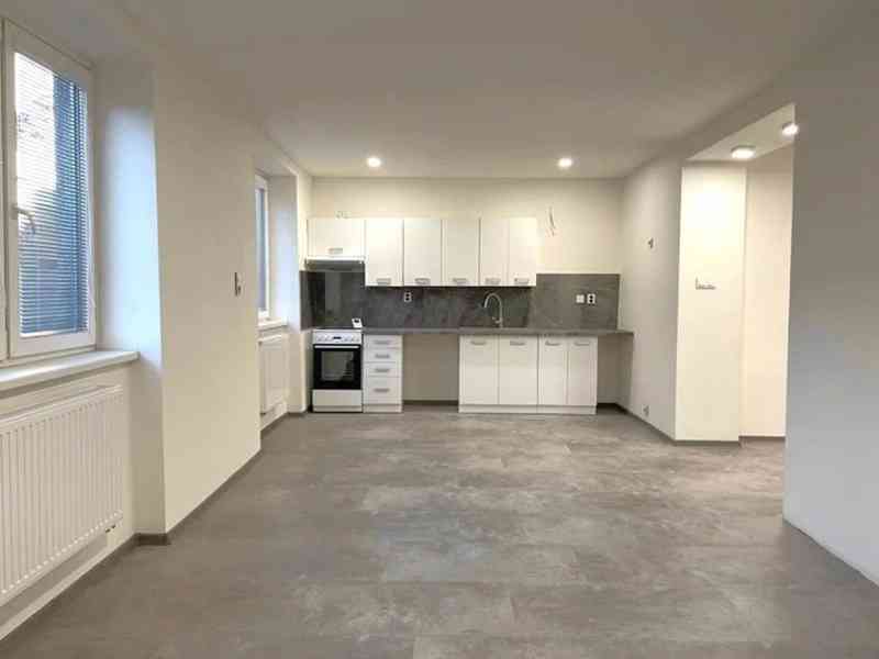 Pronájem bytu v Mimoni - foto 2