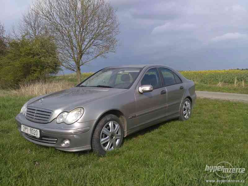 Mercedes Benz C220 CDI rok 2004 - foto 1