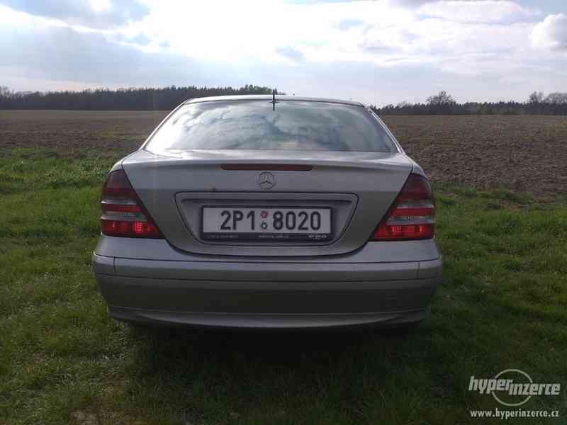 Mercedes Benz C220 CDI rok 2004 - foto 3