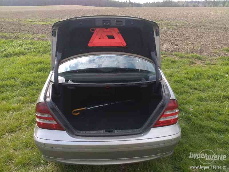 Mercedes Benz C220 CDI rok 2004 - foto 4
