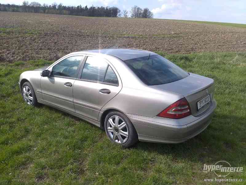 Mercedes Benz C220 CDI rok 2004 - foto 6